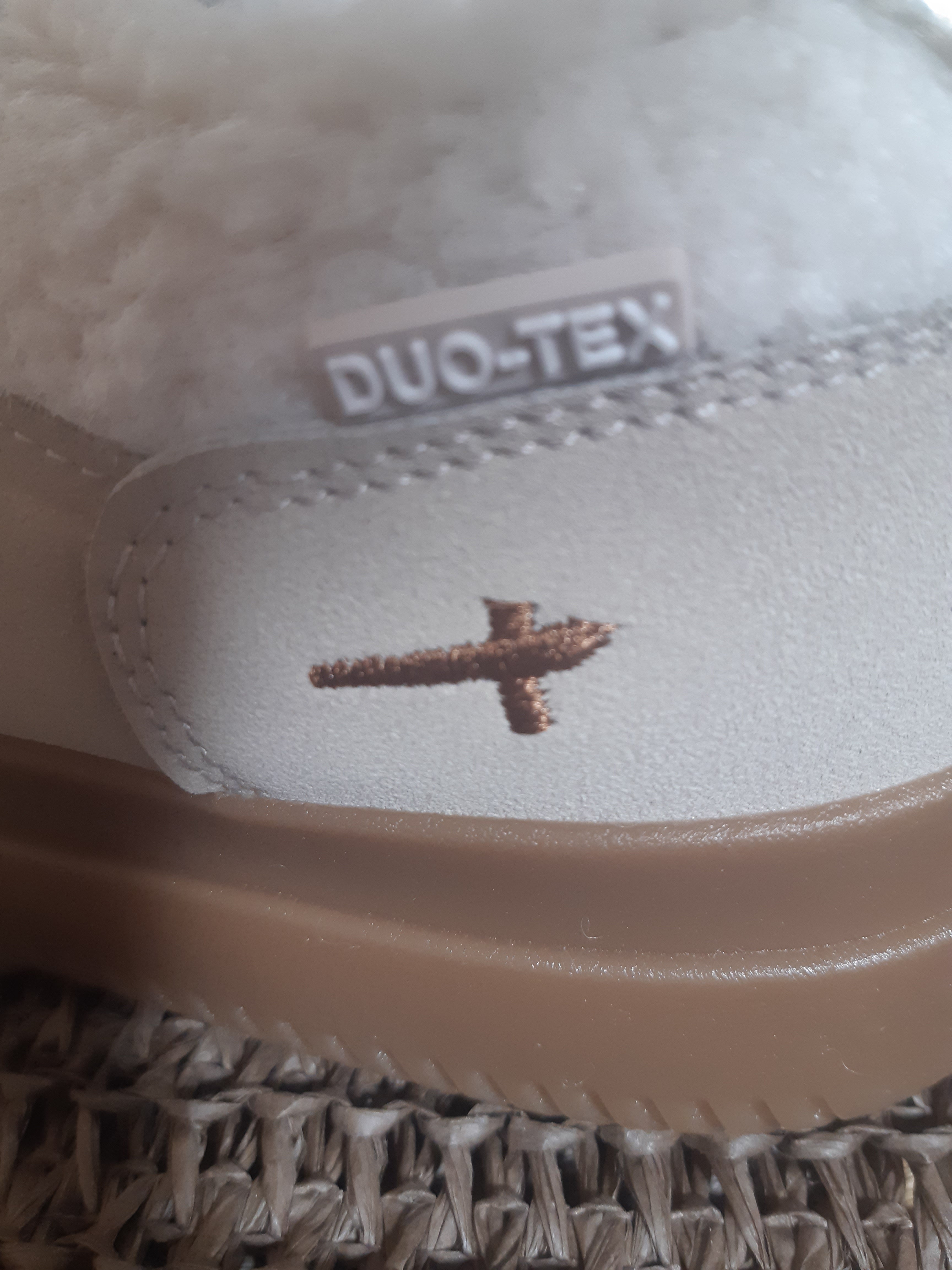 Baskets tendance "moumoute"