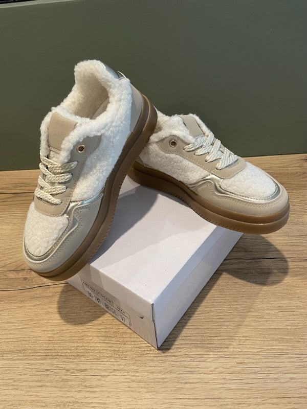 Baskets tendance "moumoute"