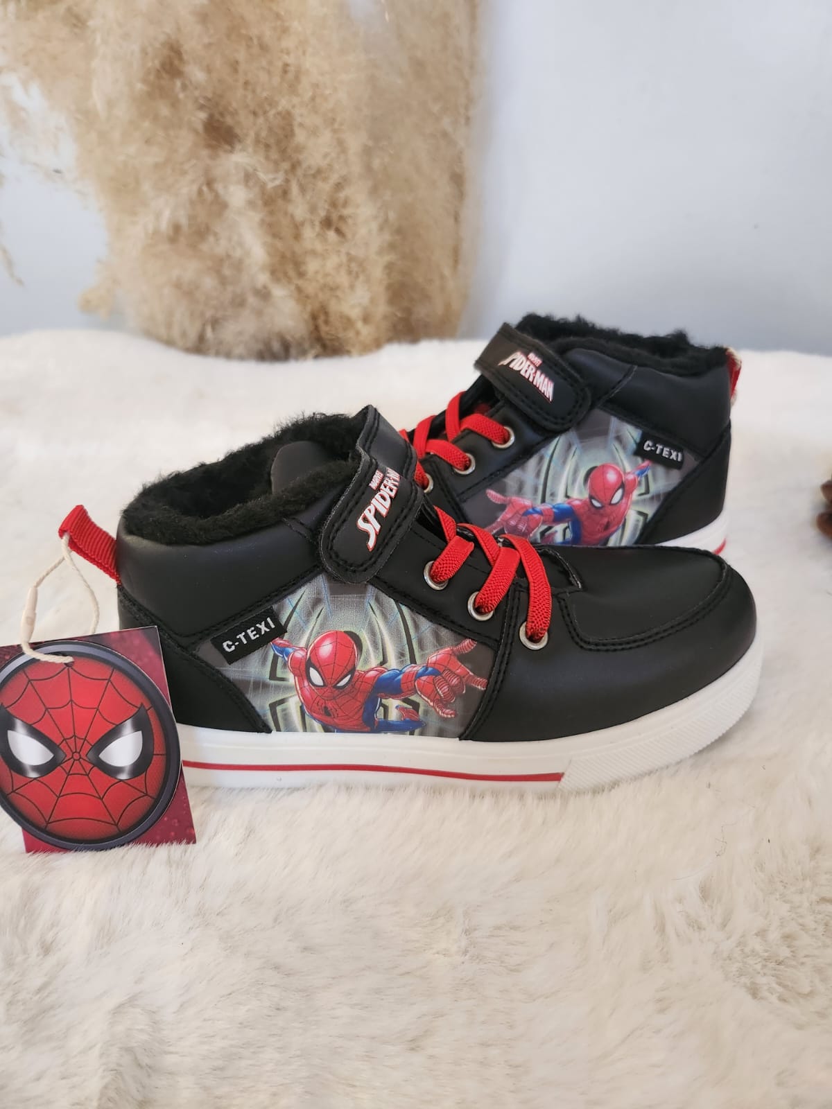 Baskets montantes fourrées Spiderman