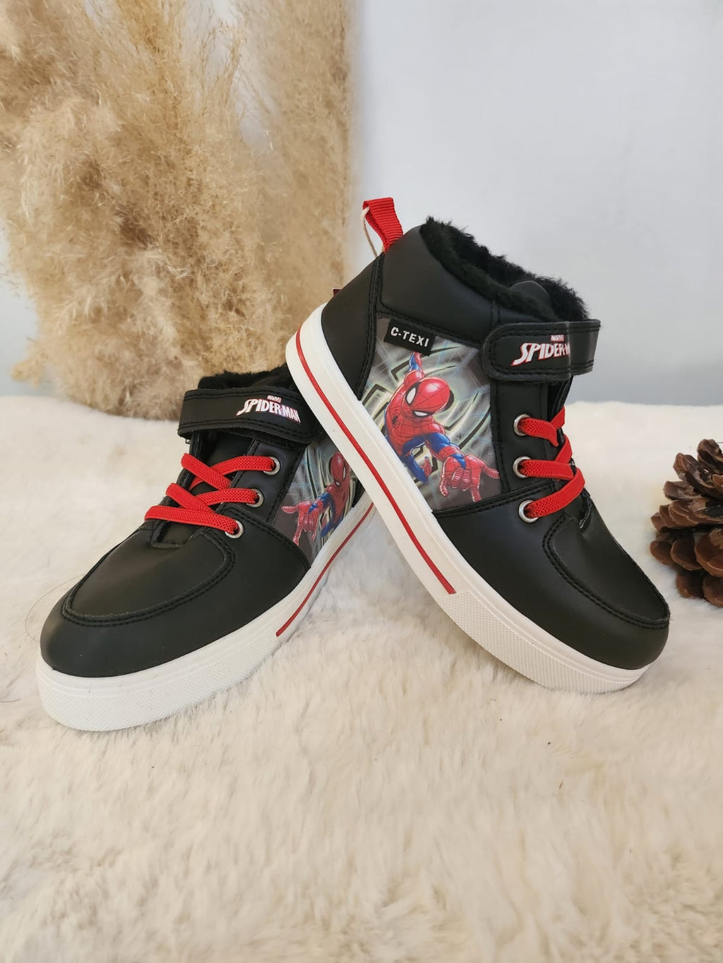 Baskets montantes fourrées Spiderman