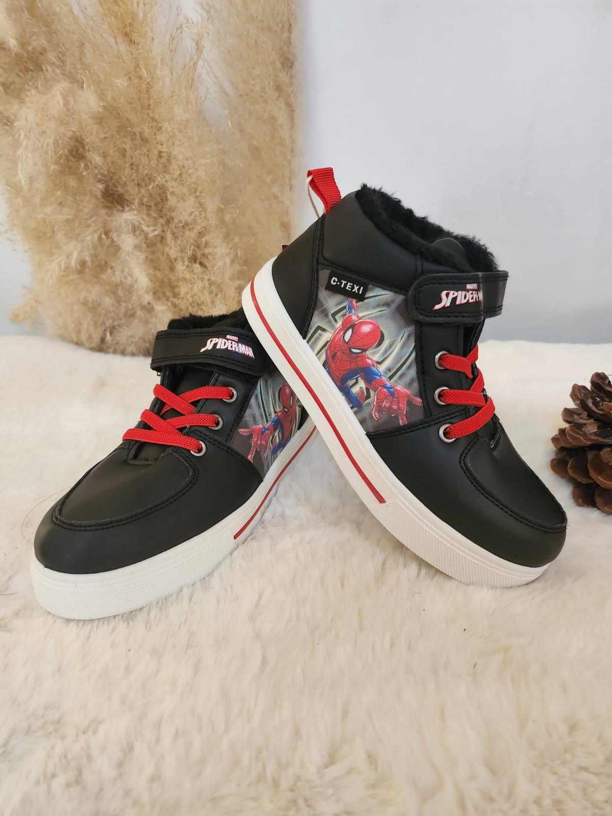 Baskets montantes fourrées Spiderman
